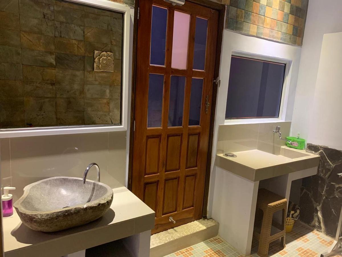 Djoglo Djatimalang Guesthouse Blitar Екстер'єр фото